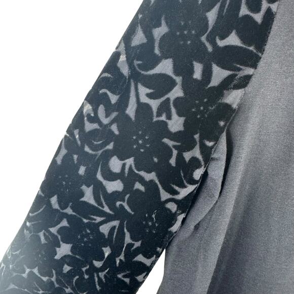 Altar'd State Black Velvet Floral Long Sleeve Round Neck Stretchy Blouse Size S - Picture 3 of 6